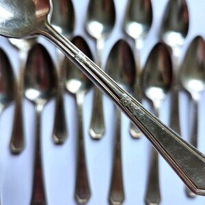 Rogers Mayfair Pattern Teaspoons Silver Plate 5 1/2 Inch Length Lot of 12